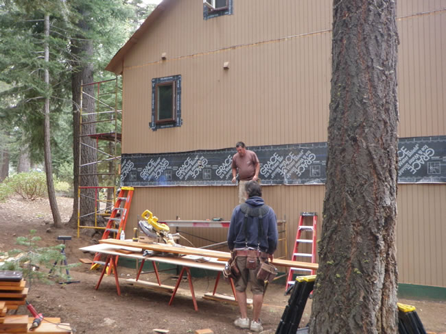Belly band going up to separate the stucco 1st floor from the rest of the house.