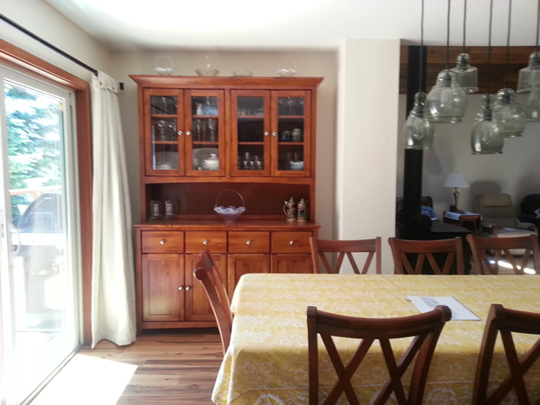 Dining hutch in its own alcove